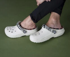 Crocs Classic Lined Clog Multi 9 Crocs Classic Lined Clog Multi -Simplyfeet Store crocs classic lined multi bone animal 004