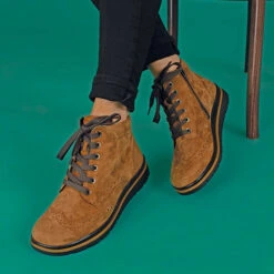 Fidelio Gallery Brogue Boot -Simplyfeet Store fidelio gallery brogue boot tan lifestyle 03
