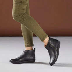 Vionic Magnolia Lois Leather -Simplyfeet Store magnolia lois on foot