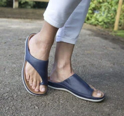 Strive Capri 21 Strive Capri -Simplyfeet Store strive capri navy brackley st james lake 6 1