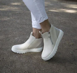 Vionic Abyss Brinkely -Simplyfeet Store vionic abyss brinkely cream brackley st james lake 6 9