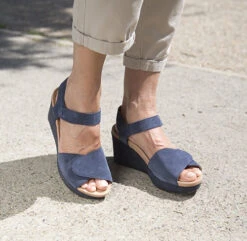 Vionic Hoola Astrid II 9 Vionic Hoola Astrid II -Simplyfeet Store vionic hoola astrid ii navy 3