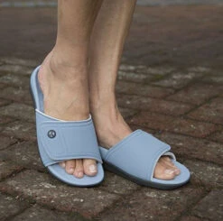 Vionic Tide Kiwi W -Simplyfeet Store vionic tide kiwi w sky blue stoke bruerne 3 6